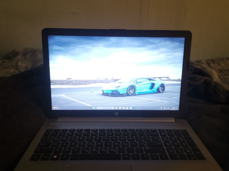 Laptop HP 255 G7