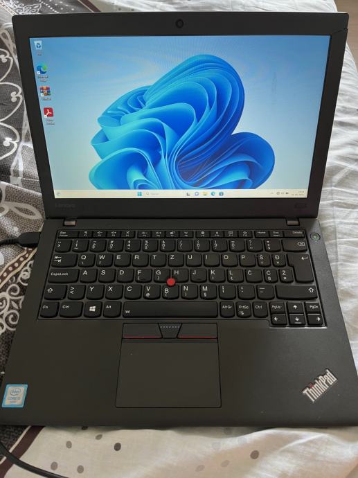 Prenosni računalnik Lenovo X270, i5-6200u / 4GB / 256GB M2