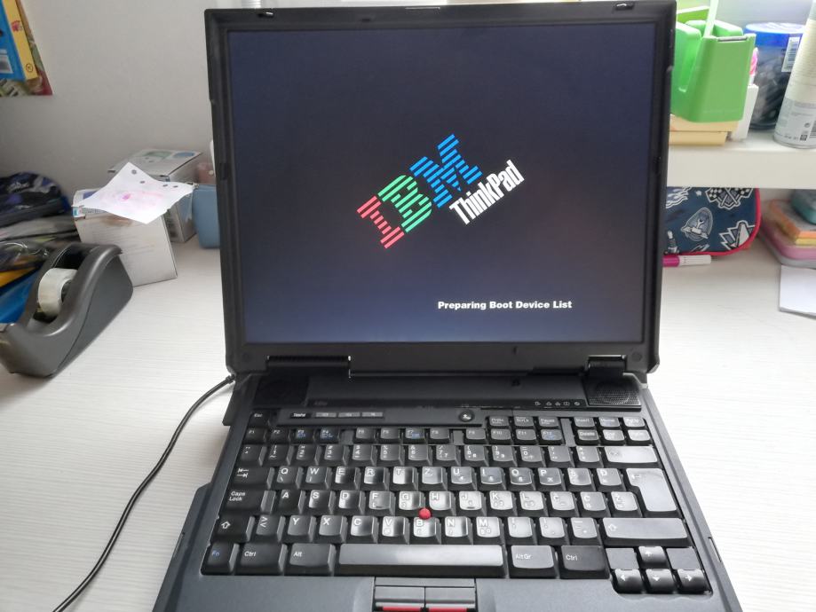 Prodam starejši prenosni računalnik ThinkPad IBM A22m