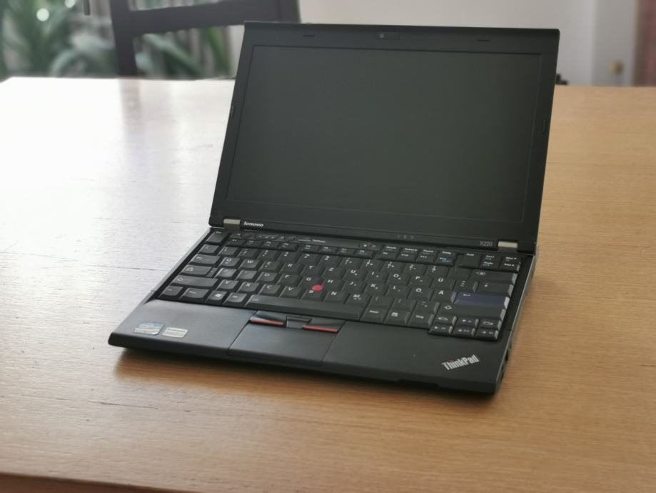 ThinkPad X220, Intel i5, 8GB RAM, 500 GB HDD + docking station