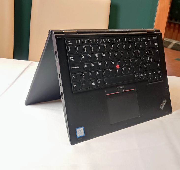 ThinkPad X380 Yoga i5 搭載