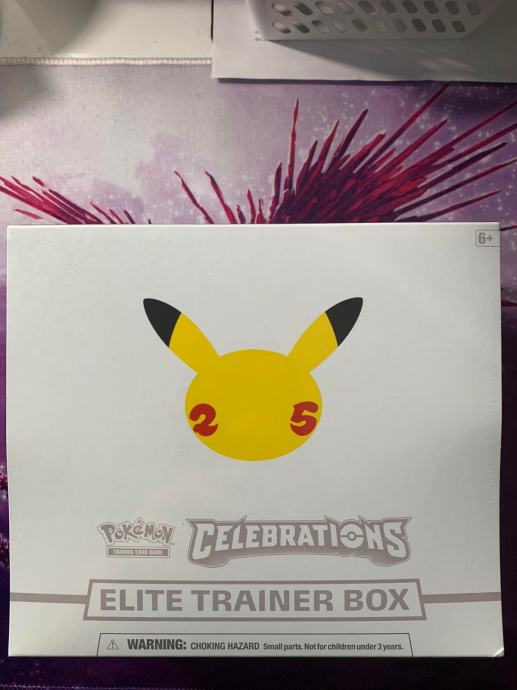 Pokemon Celebrations - Elite Trainer Box