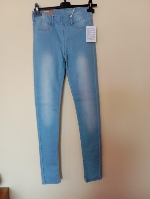 JEGGINGS NOVE JEANS HLAČE Z ETIKETO XS