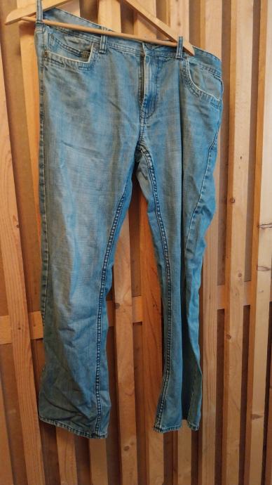 Jeans kavbojke Angelo Litrico, velikost 36-32