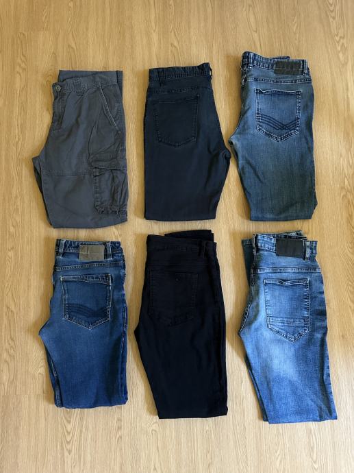 Jeans kavbojke v kompletu