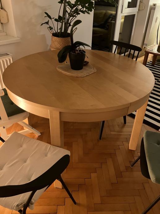 IKEA BJURSTA raztegljiva jedilna miza