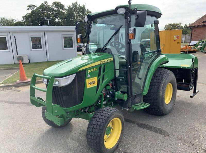 John Deere 3045R