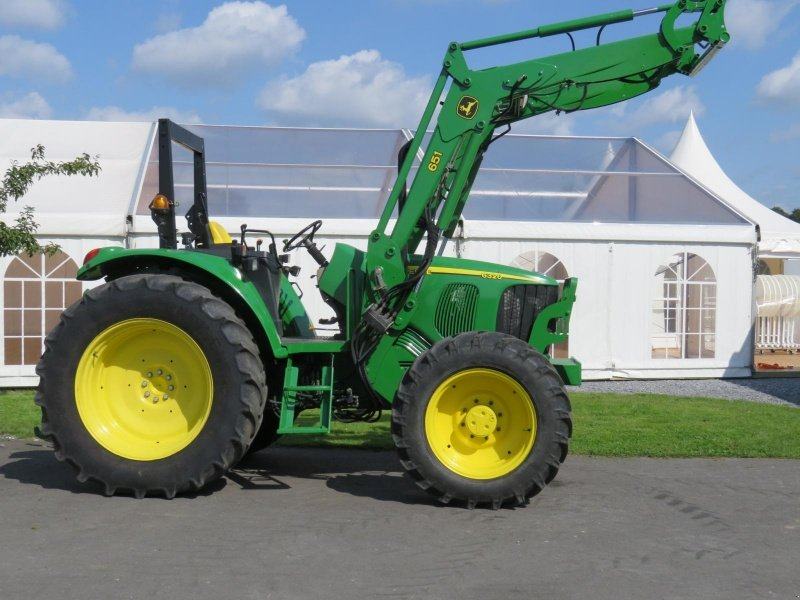 John Deere 6220