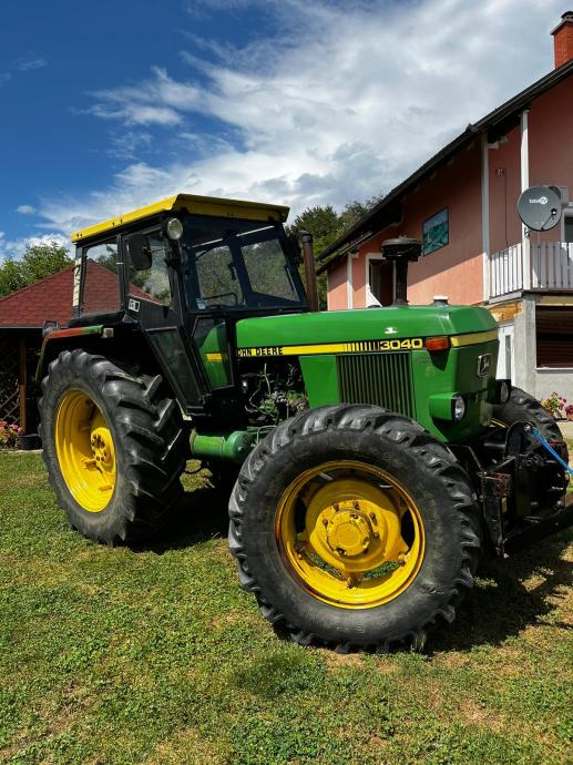 John Deere Traktor 3040 4x4