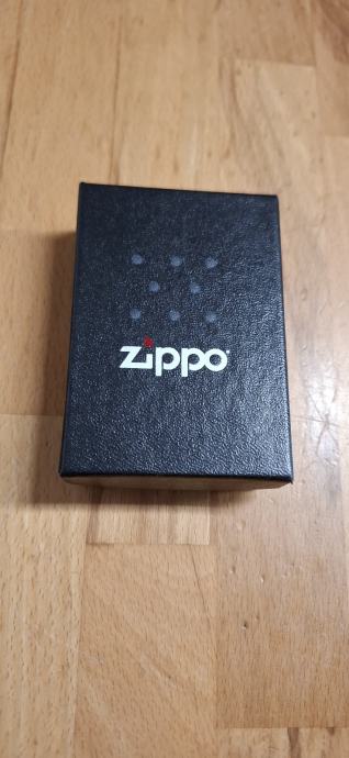 prodam zippo nov 40e original