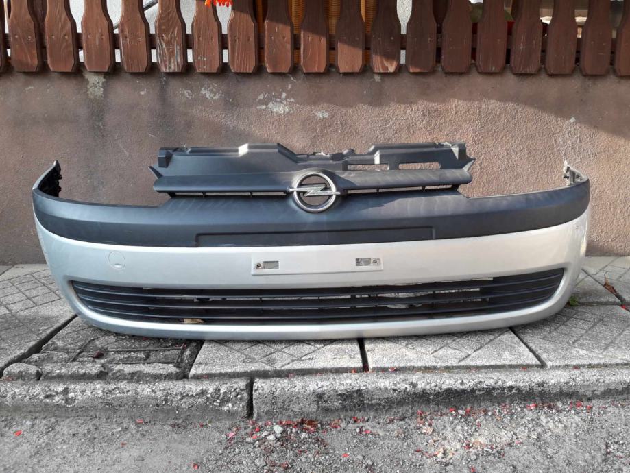 Sprednji odbijač Opel Corsa C Combo srebrn Z157 original Opel 09116126