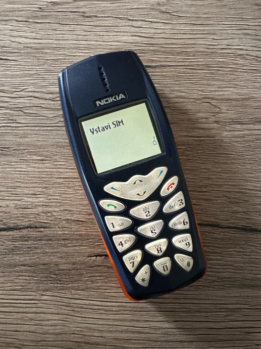 Nokia 3510i , klasika na tipke