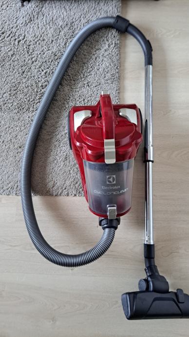 Sesalec (sesalnik) Electrolux CyclonClean 800 W