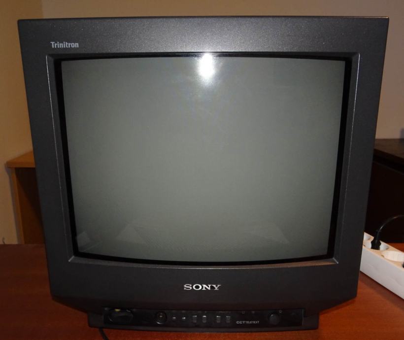 Sony Trinitron CRT TV RGB SCART 35cm za retro konzole