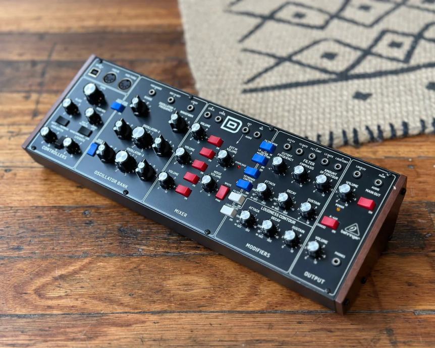 Behringer Model D (Moog clone)