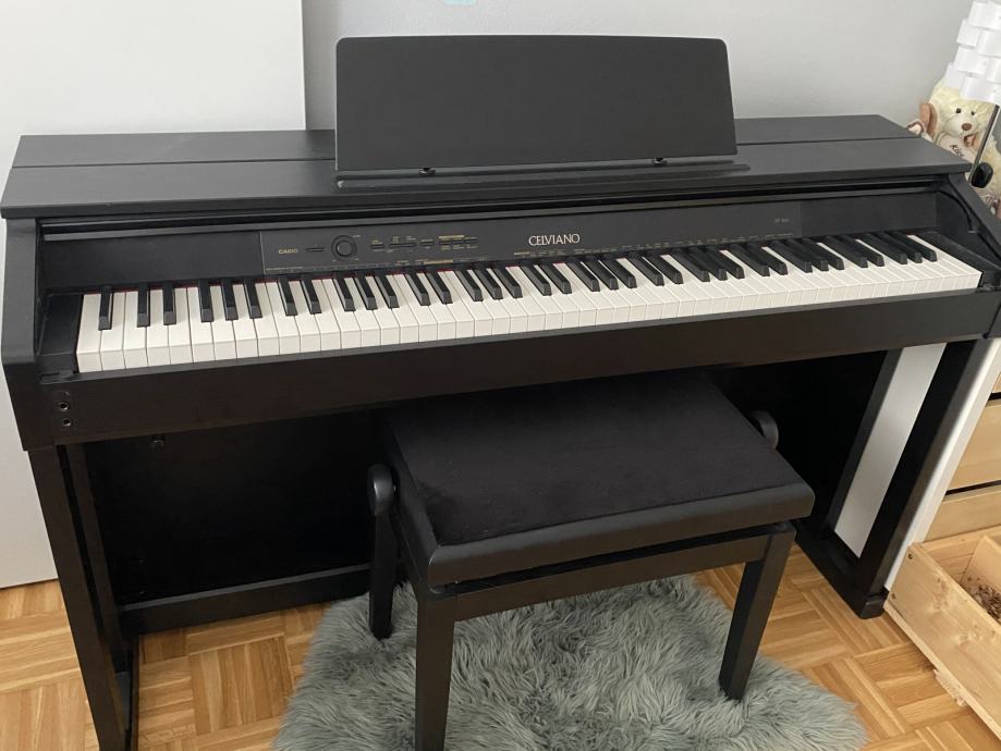 Clavinova casio+nastavljiv stol