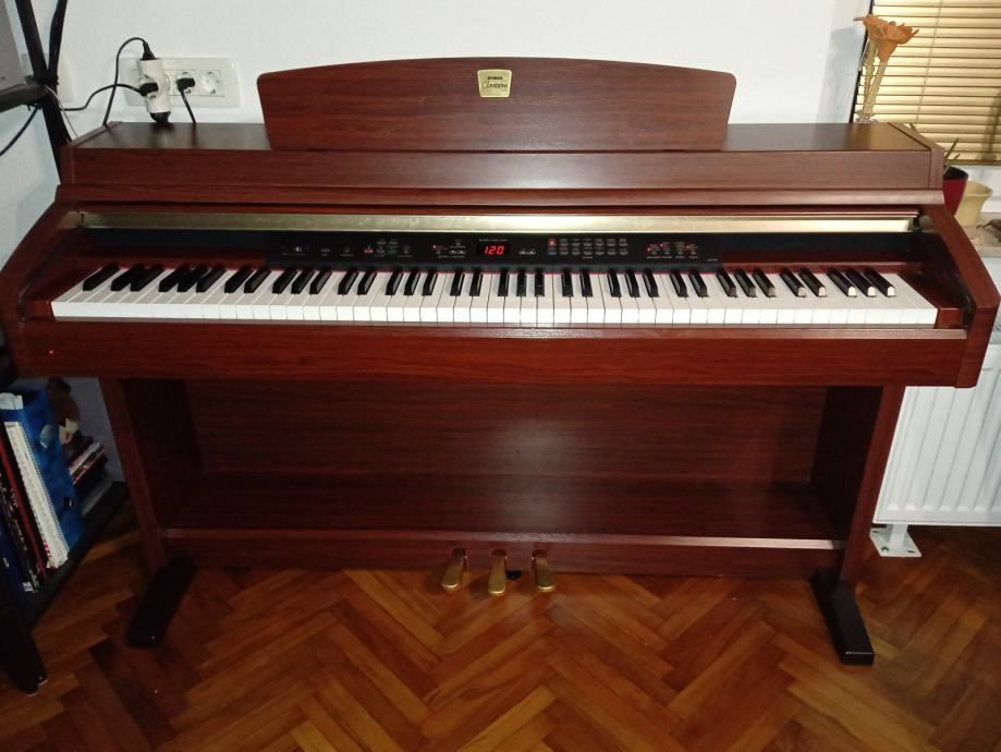 Električni pianino YAMAHA Clavinova CLP-230