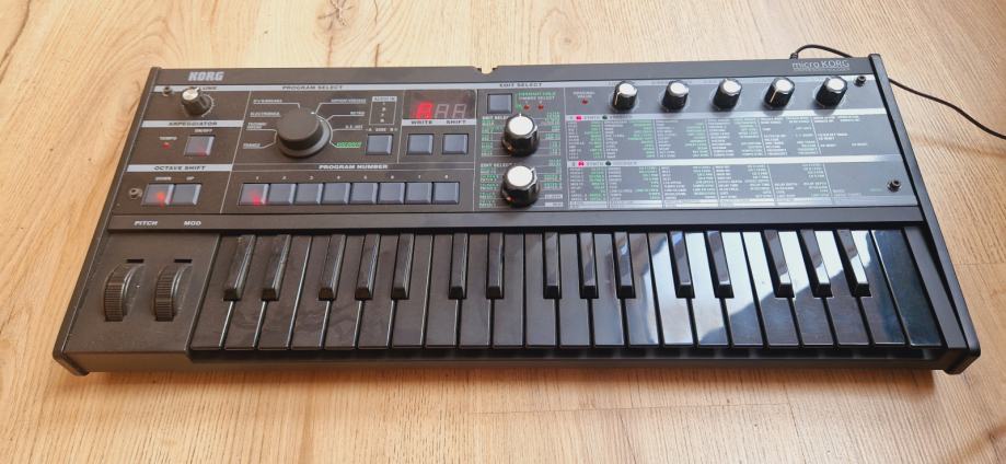 Korg microkorg limited edition all black