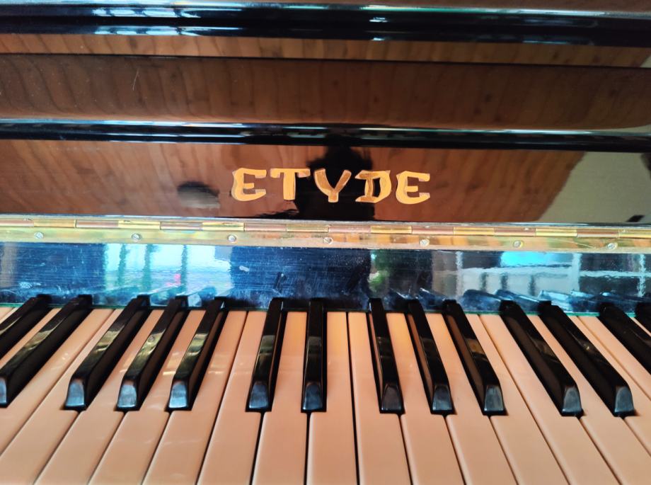 Pianino Etyde