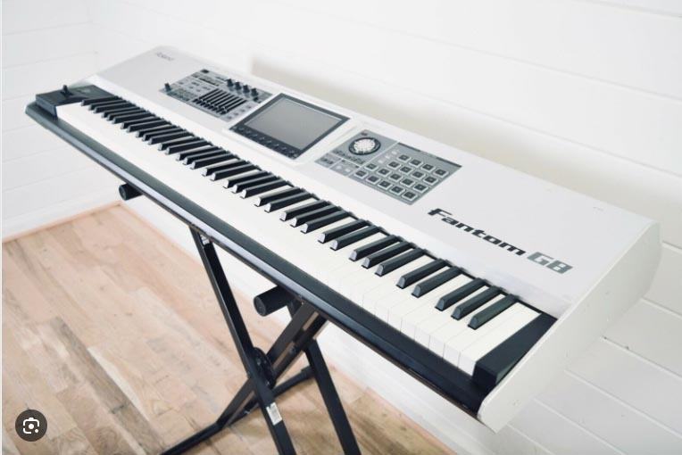 Roland Fantom G8