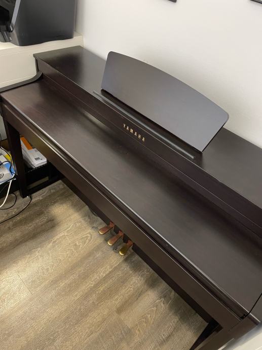 YAMAHA Clavinova CLP-430 (digitalni piano)