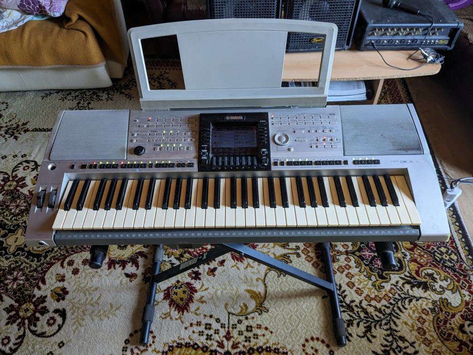 Yamaha PSR-3000