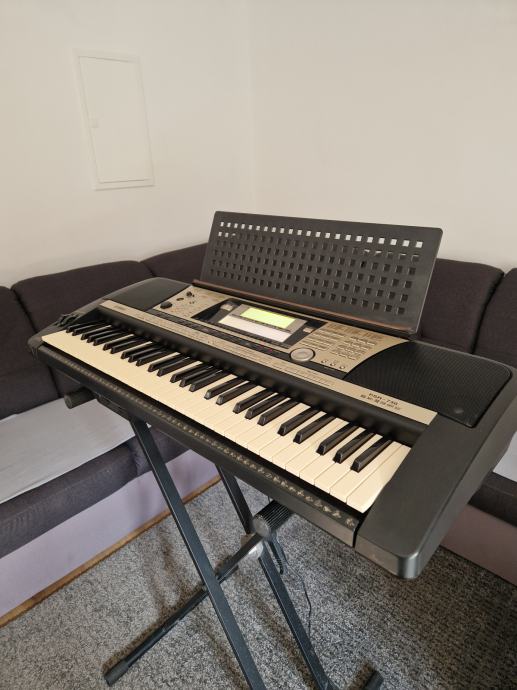 Yamaha PSR 740