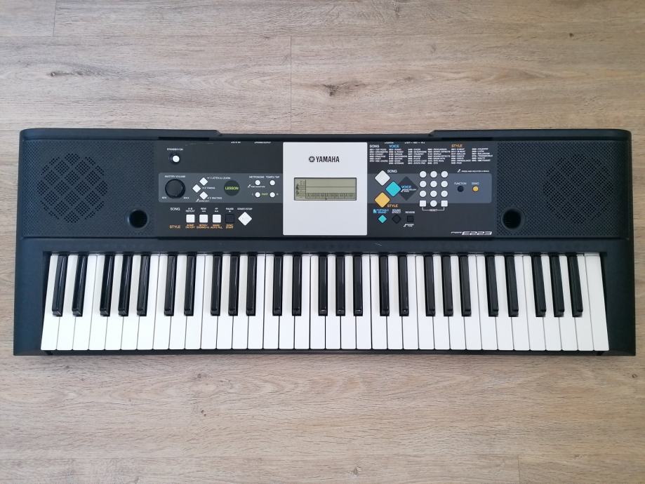 Yamaha PSR-E223