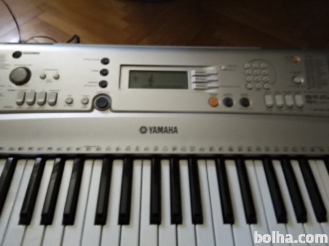 Yamaha PSR E303