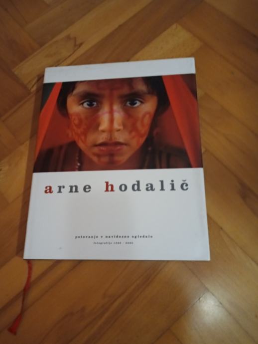 Arne Hodalič, POTOVANJE V NAVIZEDNO OGLEDALO, Ljubljana, 15 €