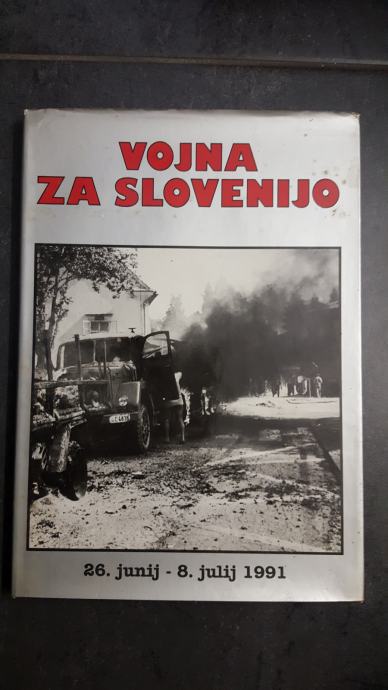 knjiga Vojna za Slovenijo,