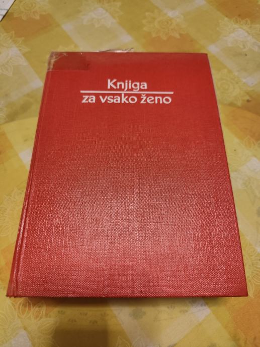 Knjiga za vsako ženo 700 strani