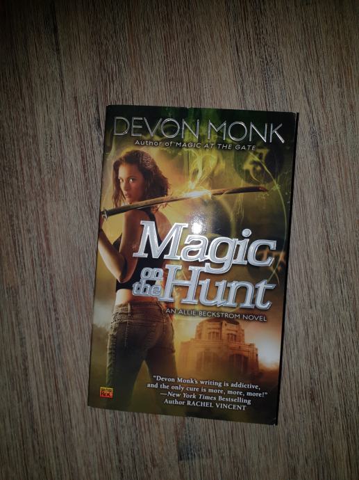 MAGIC ON THE HUNT -DEVON MONK