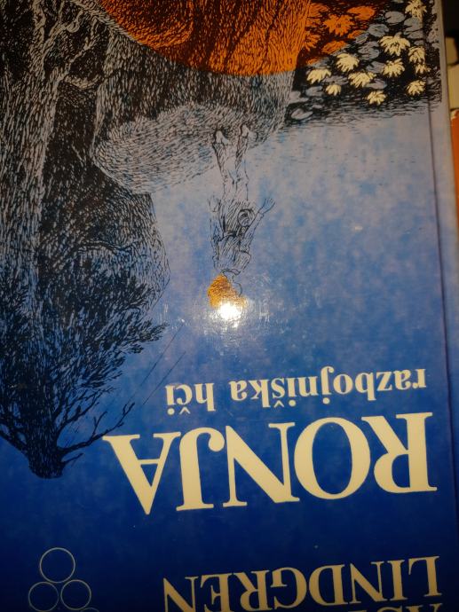 RONJA, RAZBOJNIŠKA HČI A. LINDGREN ZALOŽBA MLADINSKA KNJIGA 1987