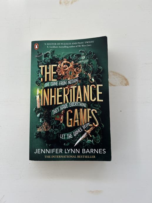 THE INHERITANCE GAMES : Jennifer Lynn Barnes