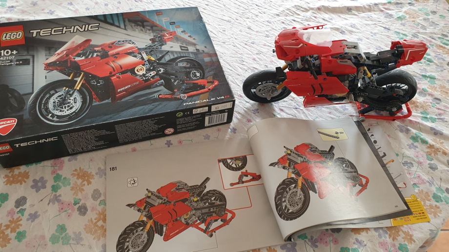 Lego Ducati Technic 42107 Ducati Panigale V4 R