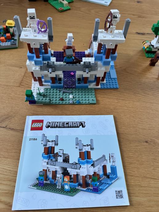 LEGO Minecraft 21186 ledeni grad