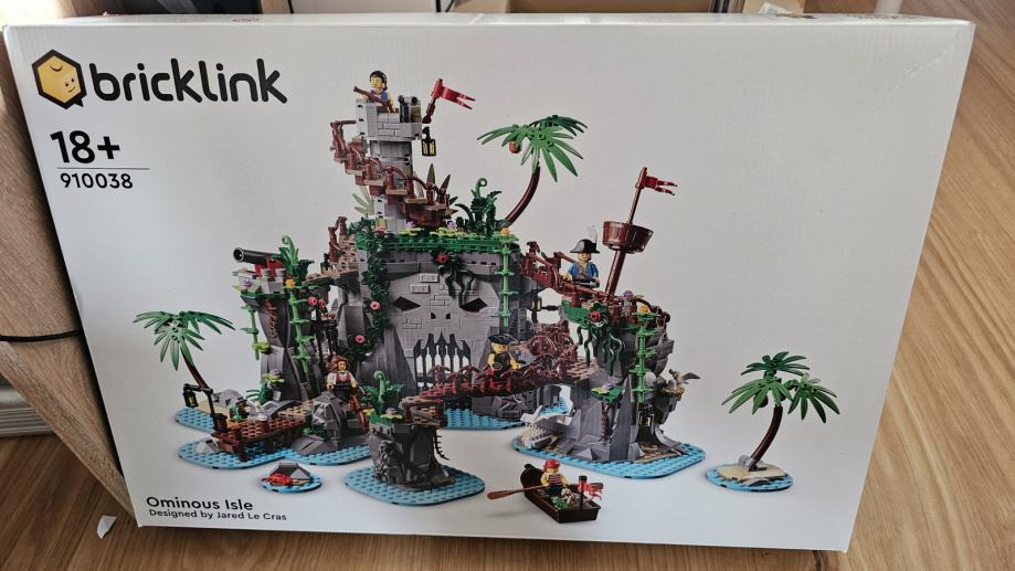 Lego OMINOUS ISLE gusarski otok 910038