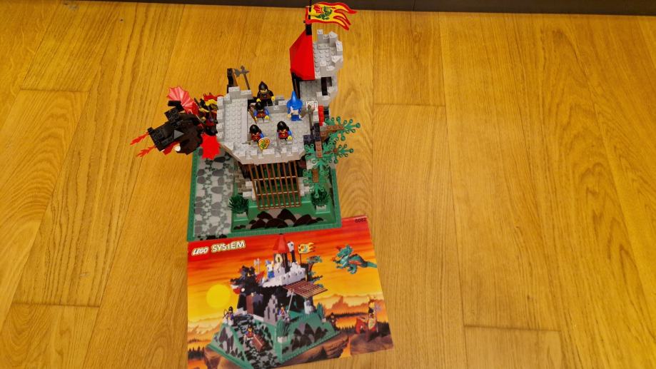 Lego System 6082 Fire Beathing Fortress