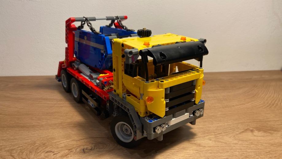 LEGO Technic 42024 Container Truck