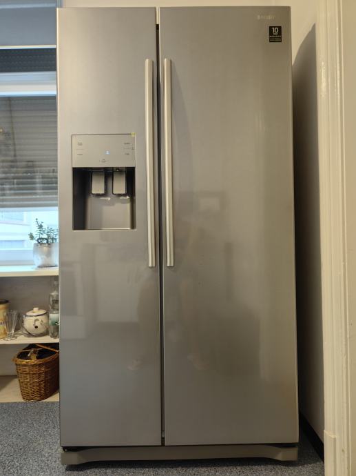 Ameriški hladilnik Samsung RS50N3413SA
