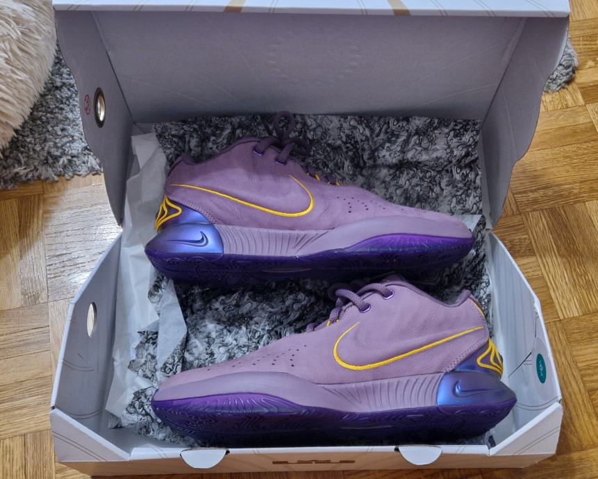 Nike LeBron 21 Purple Rain 43 številka