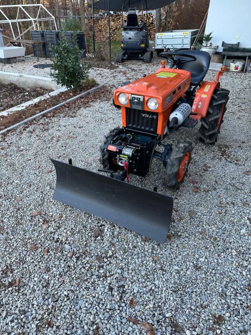 Mini traktor Kubota B5001, lepo ohranjen prodam