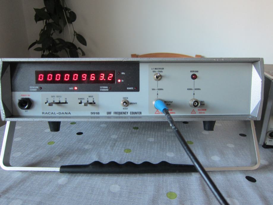 FREKVENCMETER MERILNIK FREKVENCE COUNTER RACAL DANA 9918