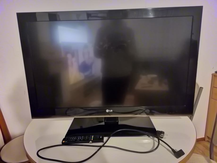 Prodamo rabljen LCD TV (Model: LG 37LK450)