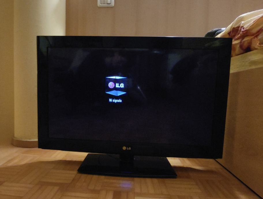 Televizija LG 32LD550