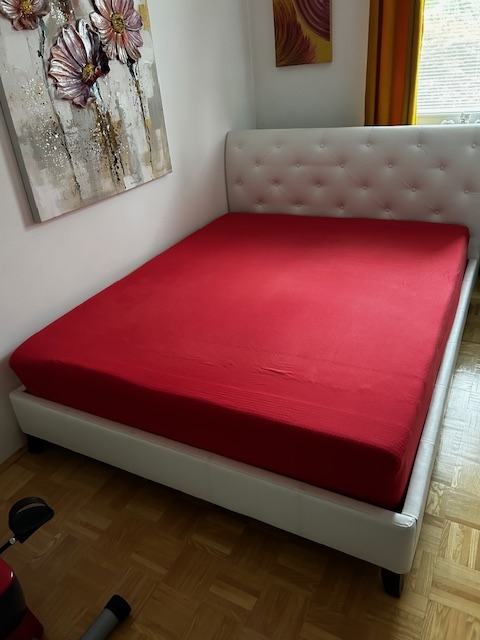 POSTELJA UMETNO USNJE 170*200 Z VZMETNICAMI 2X 80*200, KOT NOVO