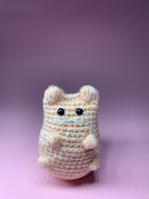 EKSKLUZIVNA ročno izdelana igrača amigurumi najlepša mala mačka