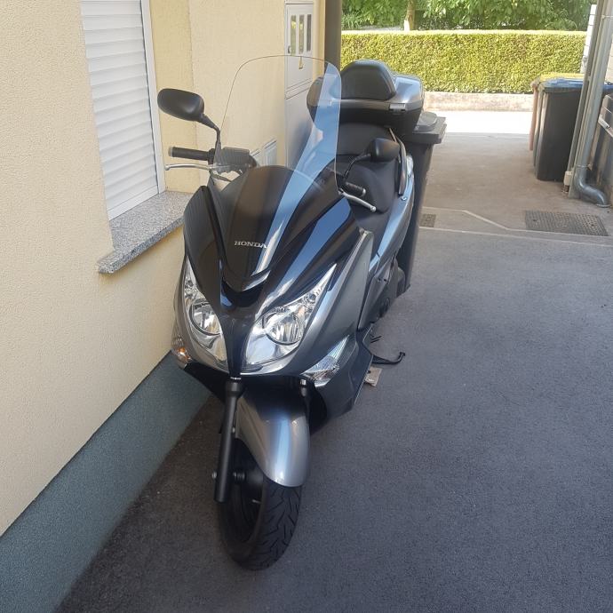 Honda Silver wing SW-T 600 SLOVENSKI 582 cm3, 2011 l.