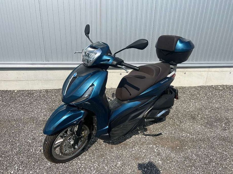 Piaggio BEVERLY 300 HPE 300 cm3, 2023 l.